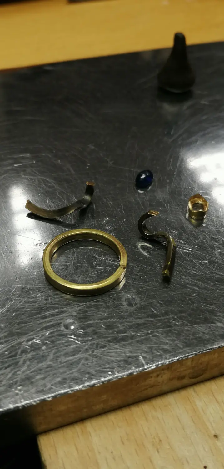 Individuell gefertigter Ring aus dem Atelier