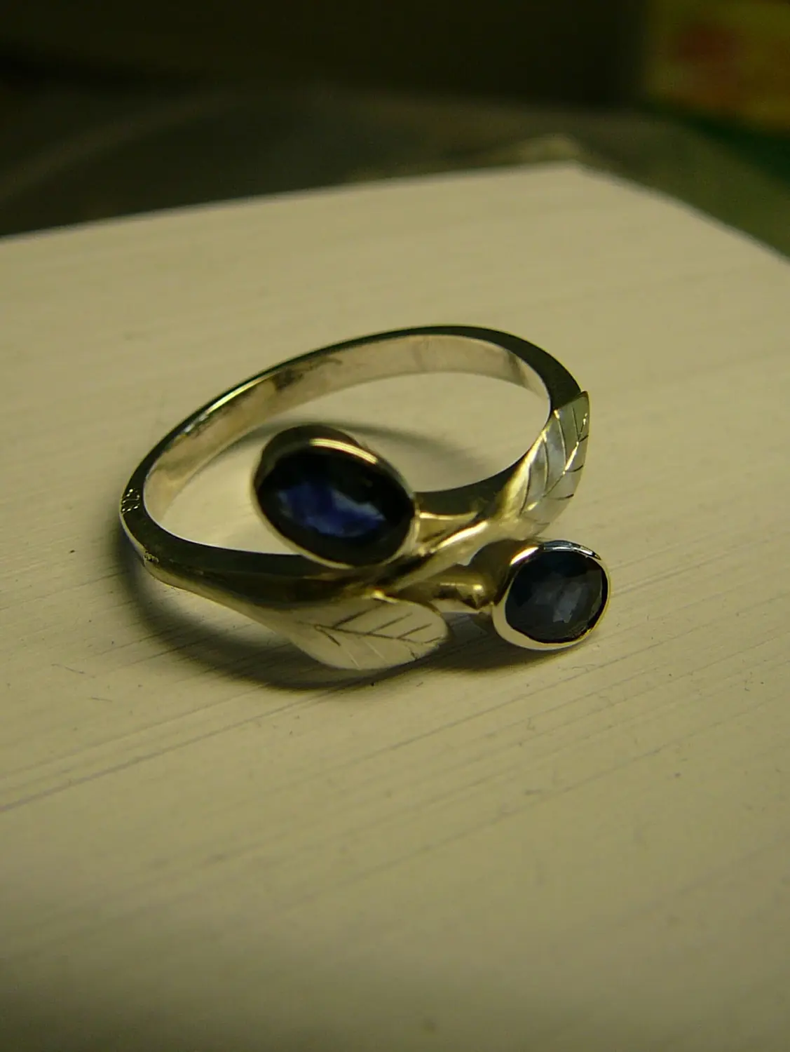 Ring aus 925 Silber mit Saphir