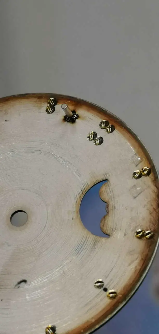 Arbeitsbeispiel einer präzisen Reparatur oder Laserschweißarbeit