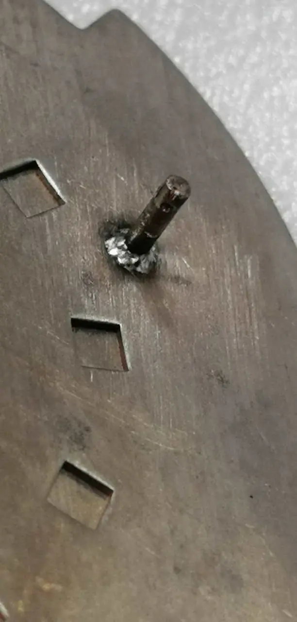Arbeitsbeispiel einer präzisen Reparatur oder Laserschweißarbeit