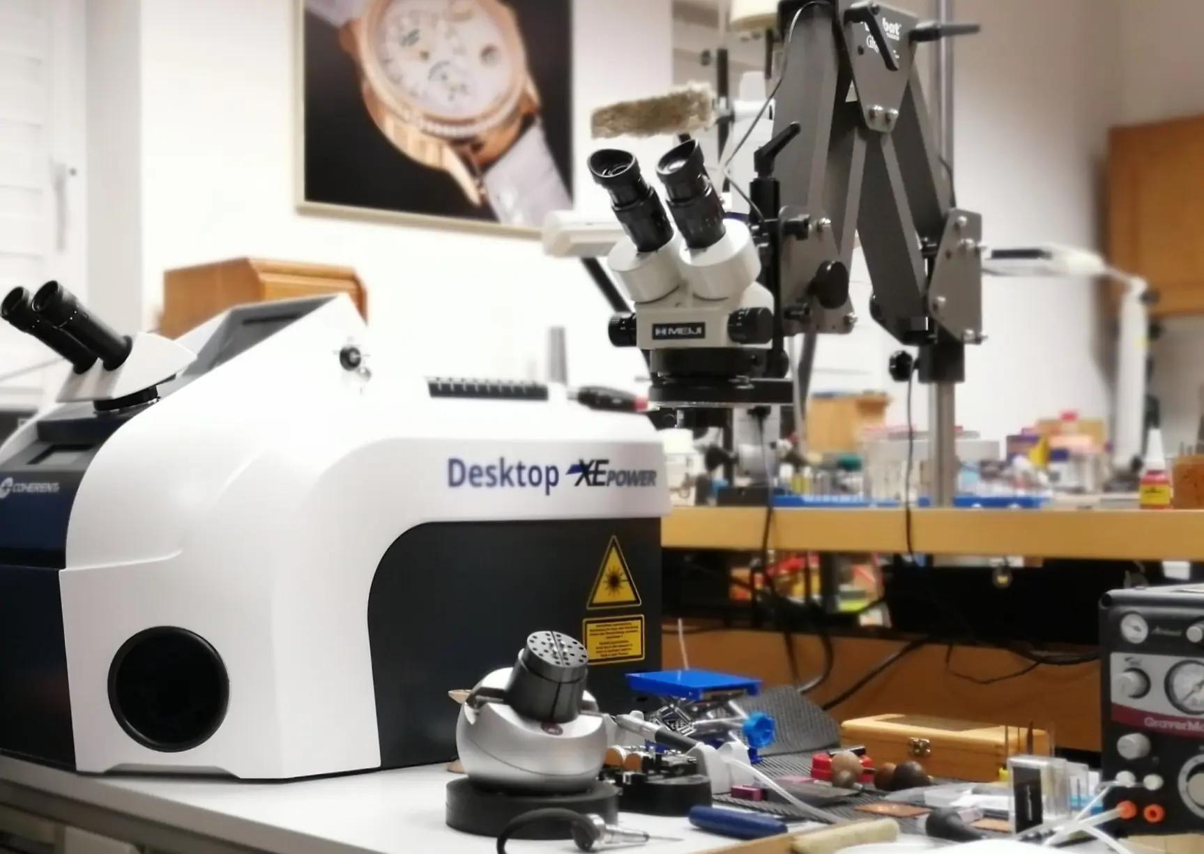 Arbeitsbeispiel einer präzisen Reparatur oder Laserschweißarbeit