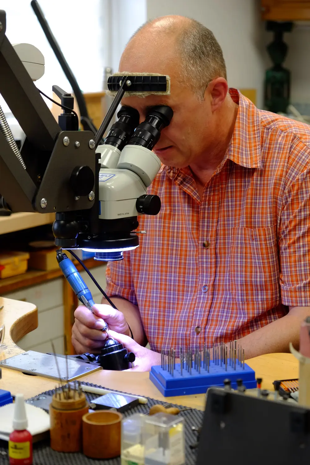 Einblick in einen Trauringkurs im Atelier Andreas Jordan